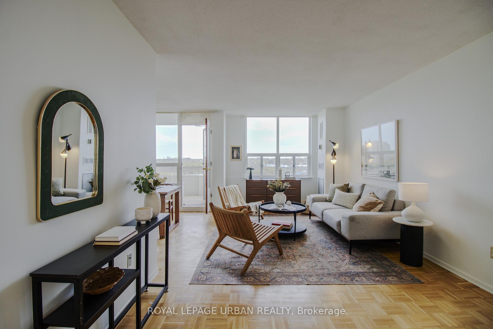 3 Bedrooms Condo at 20 Edgecliff, Toronto For sale