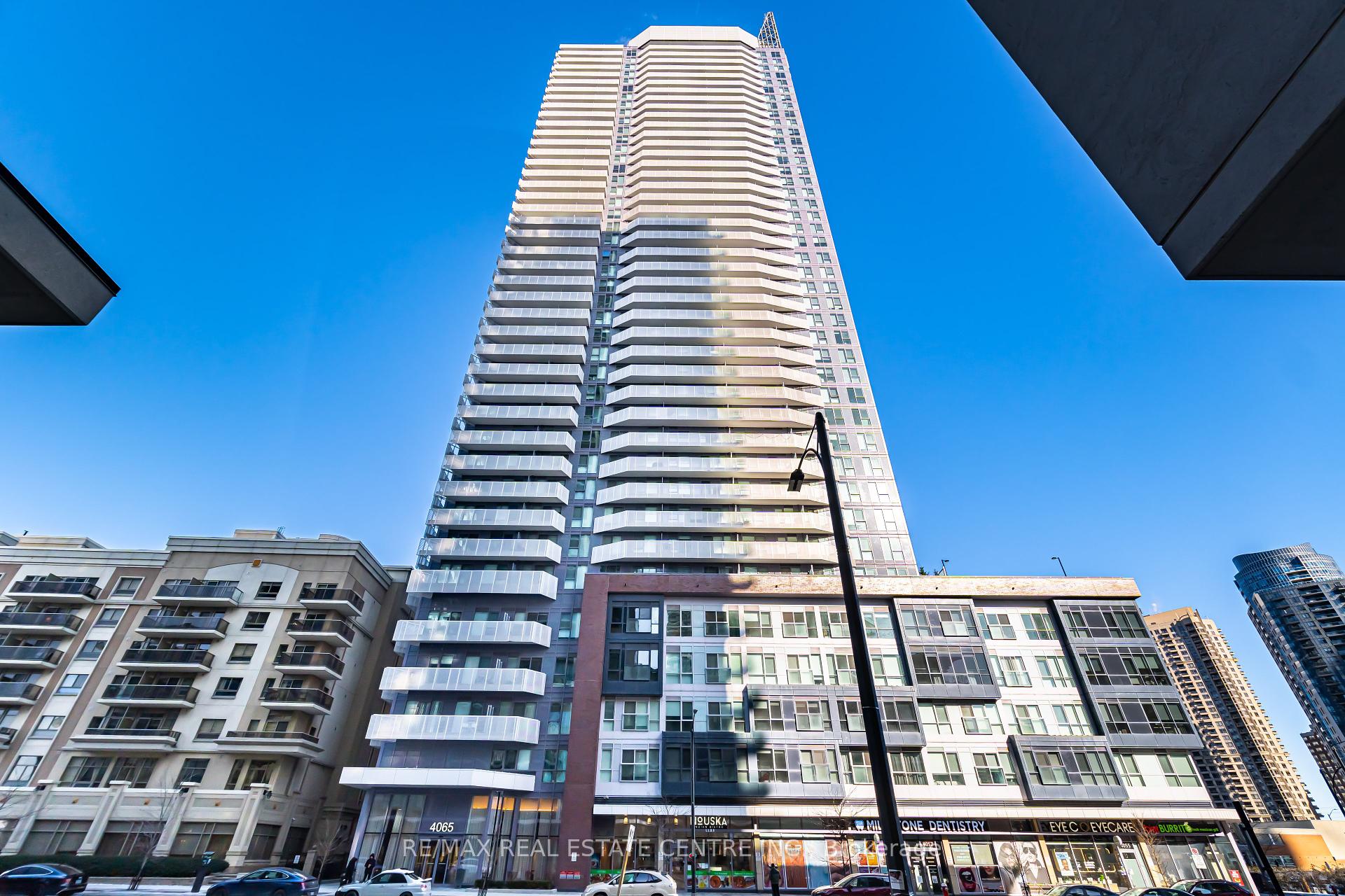 2 Bedrooms Condo at 4065 Confederation, Mississauga For sale