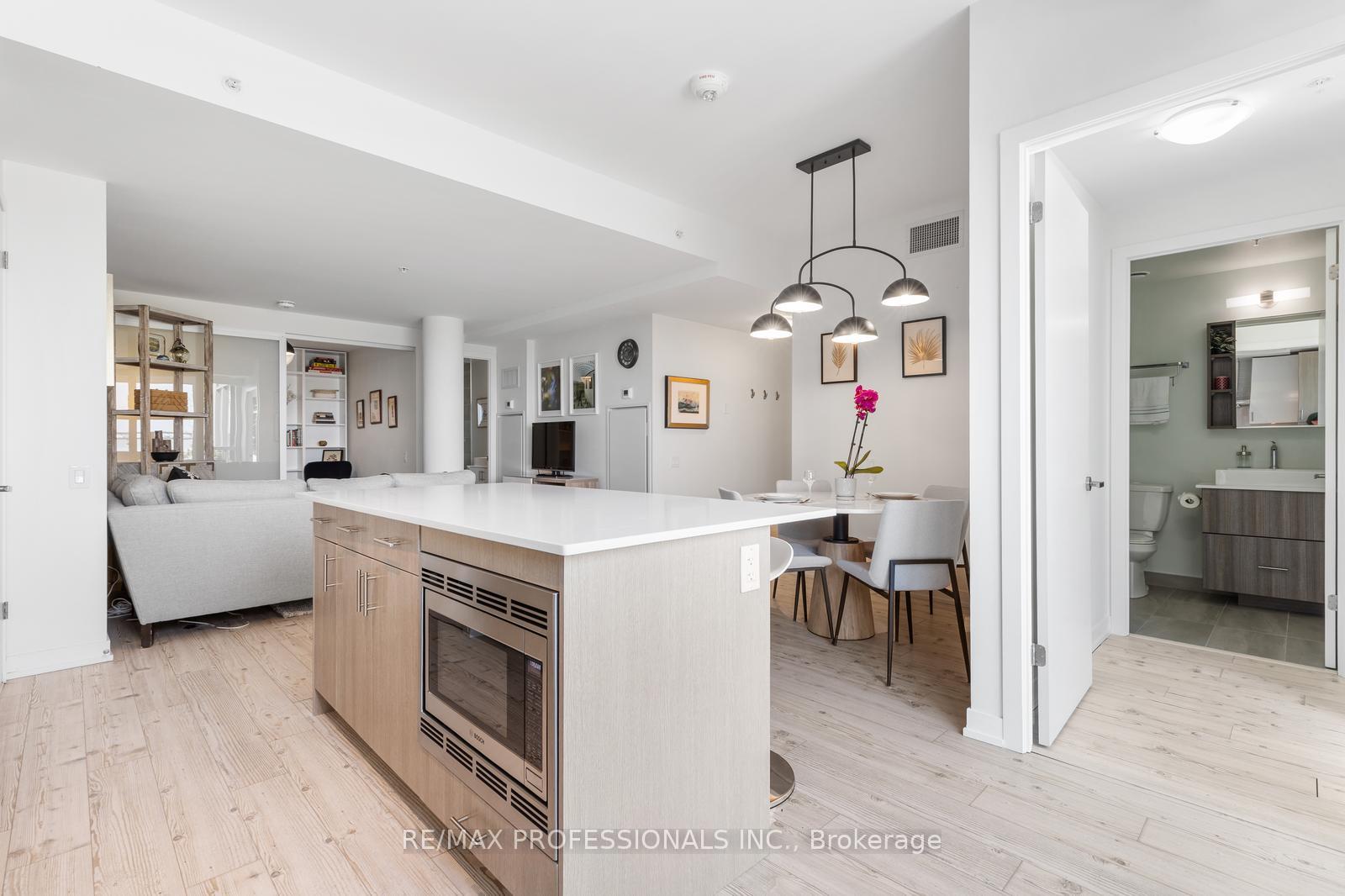 2 Bedrooms Condo at 38 Howard, Toronto For sale
