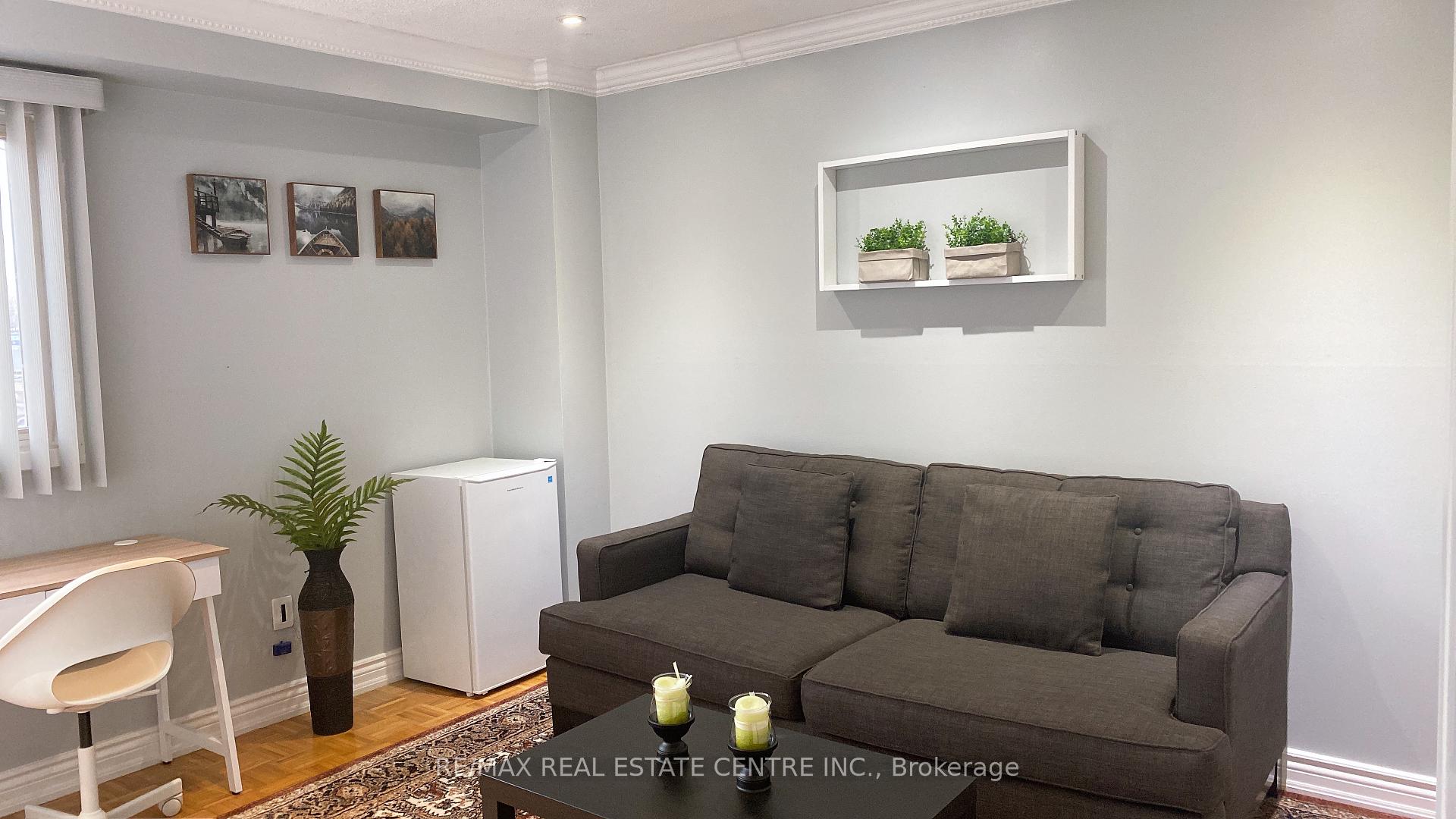 5 Bedrooms Condo at 34 San Roberto, Toronto For sale