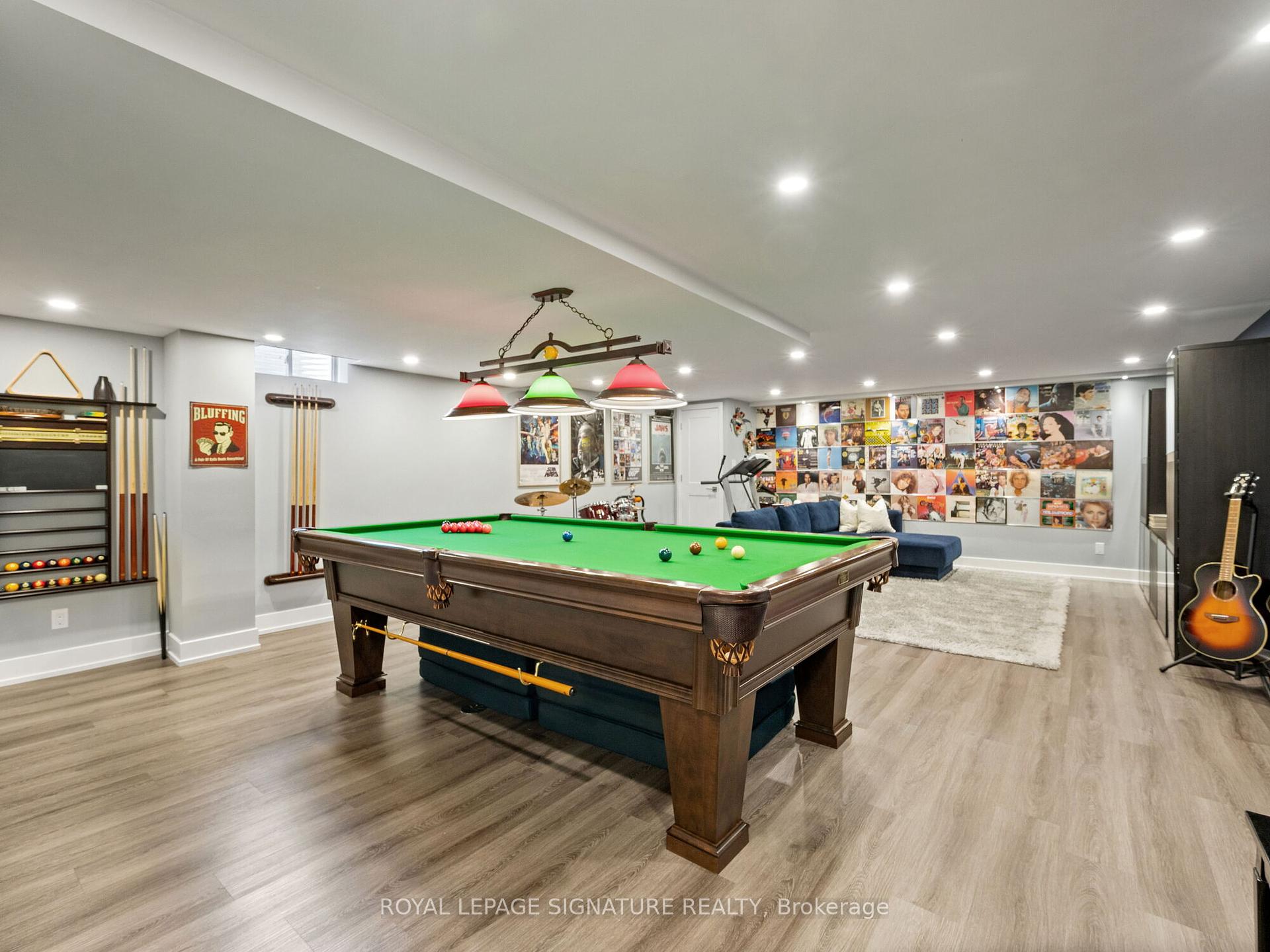 3 Bedrooms Condo at 484 Millen,  Hamilton For sale