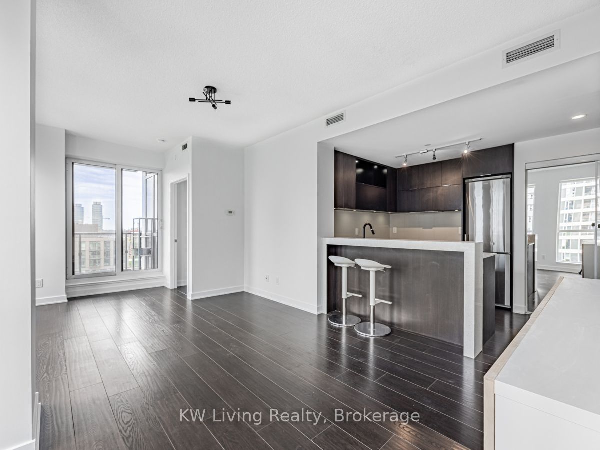 170 Sumach Street, #1402