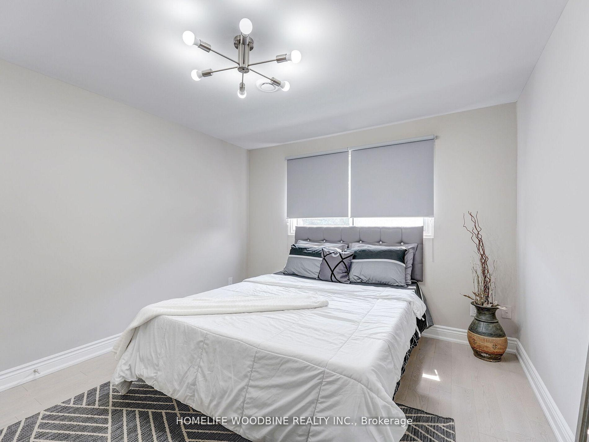 3 Bedrooms Condo at 121 Centennial,  Toronto For sale