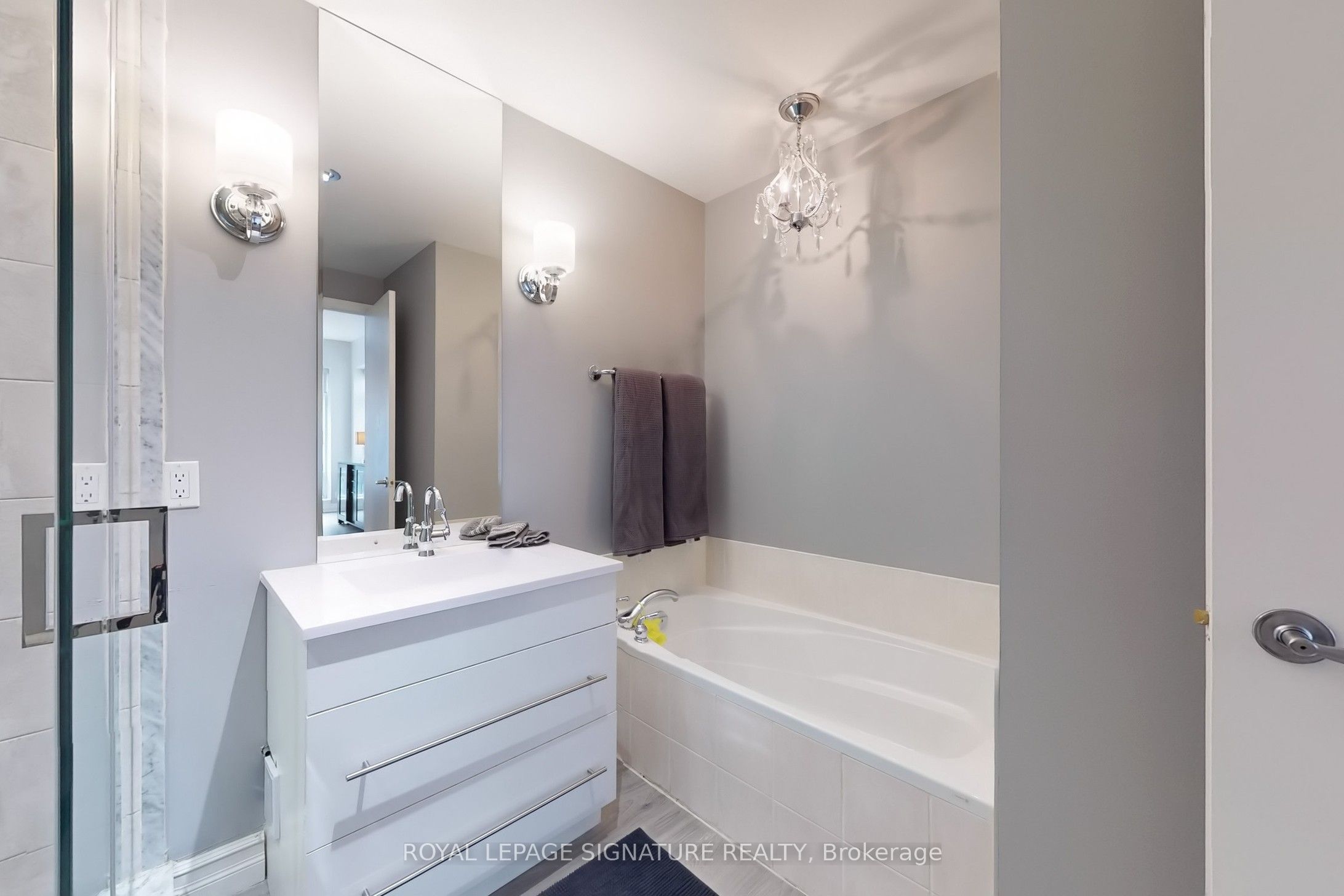 500 Queens Quay W, #102E Upper