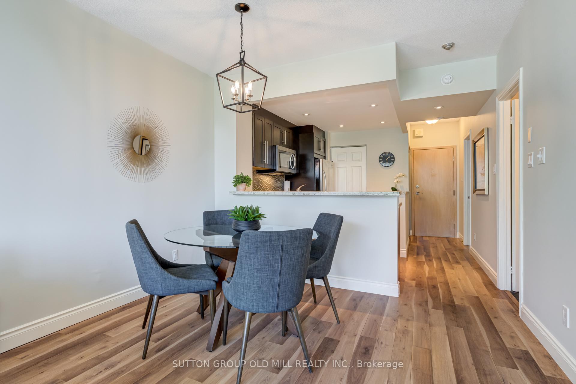1 Bedroom Condo at 415 Locust, Burlington For sale