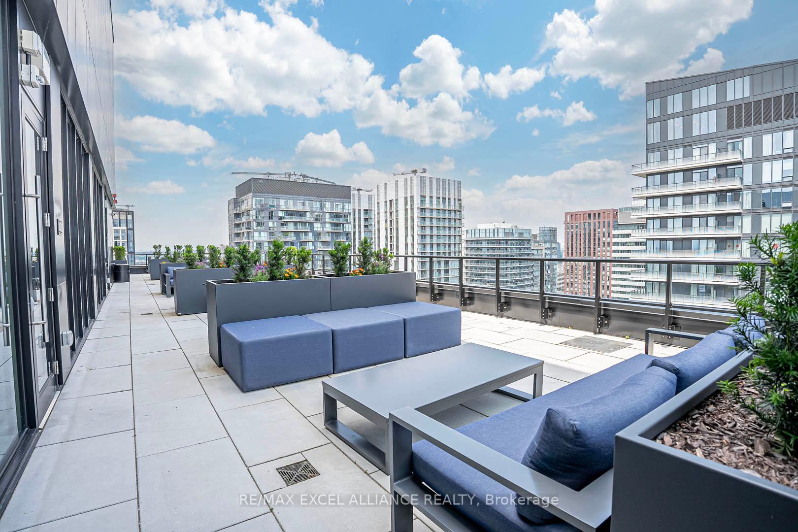2 Bedrooms Condo at 357 King,  Toronto For sale