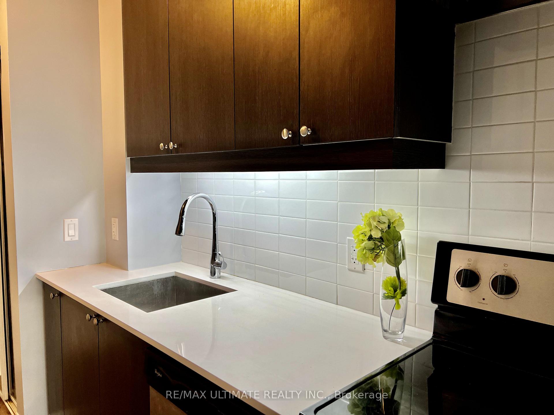 1 Bedroom Condo at 2522 Keele,  Toronto For sale