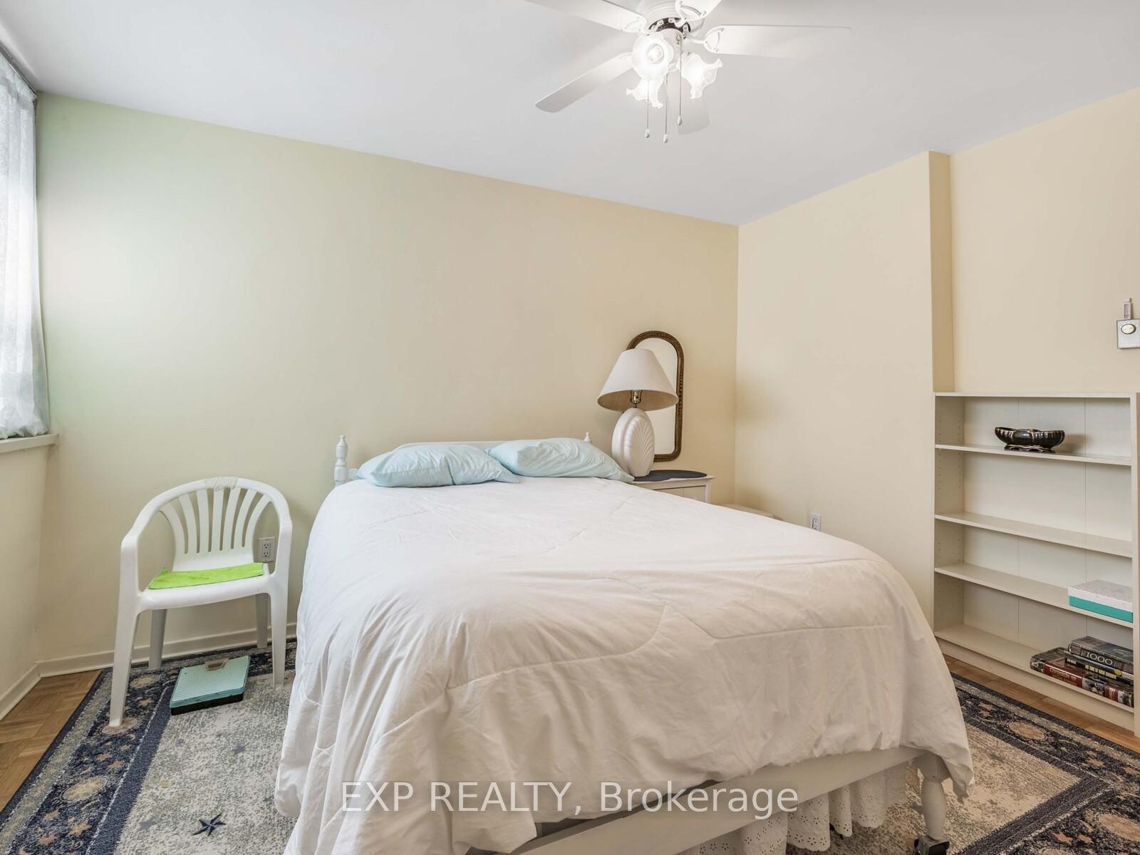 2 Bedrooms Co-op at 30 Gloucester, Toronto For sale