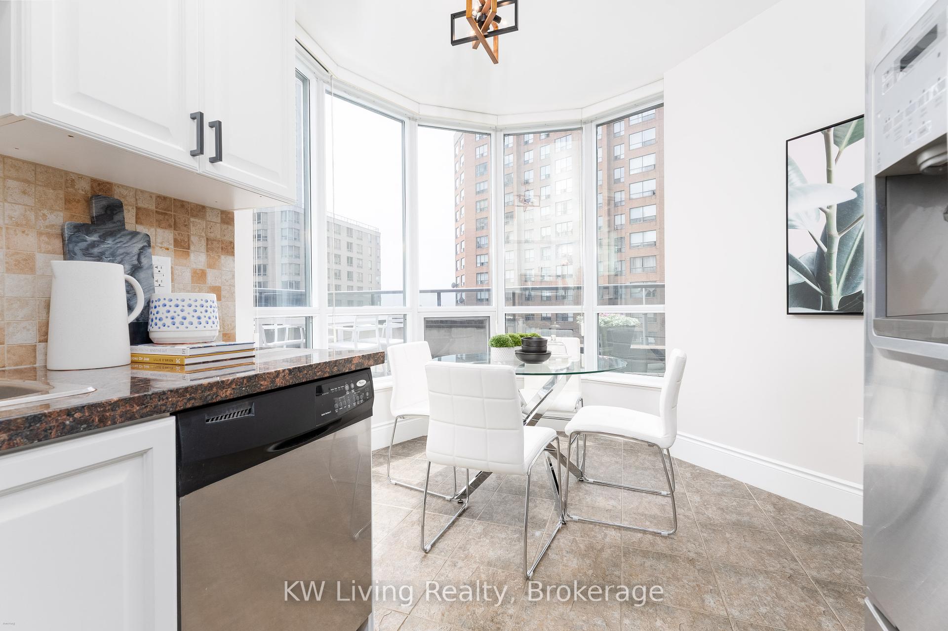 4 Bedrooms Condo at 500 Doris, Toronto For sale