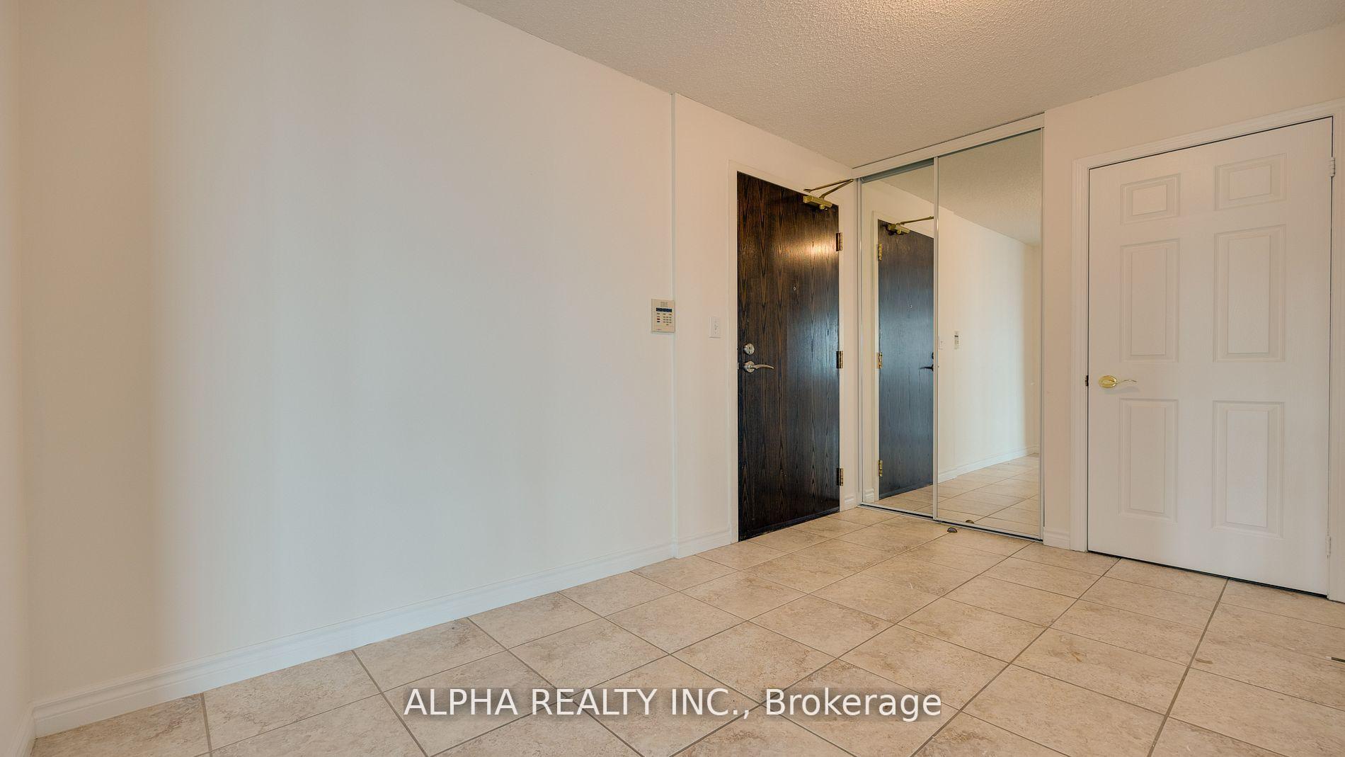 2 Bedrooms Condo at 18 Spring Garden, Toronto For sale