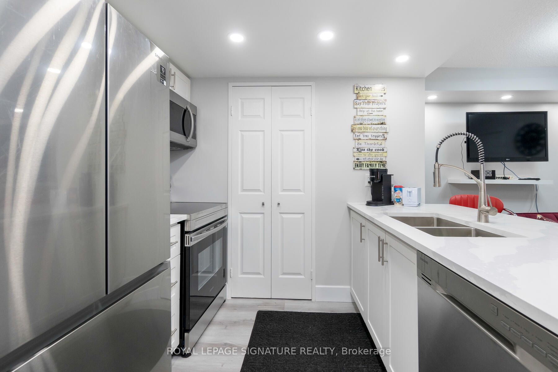 265 Enfield Place, #406