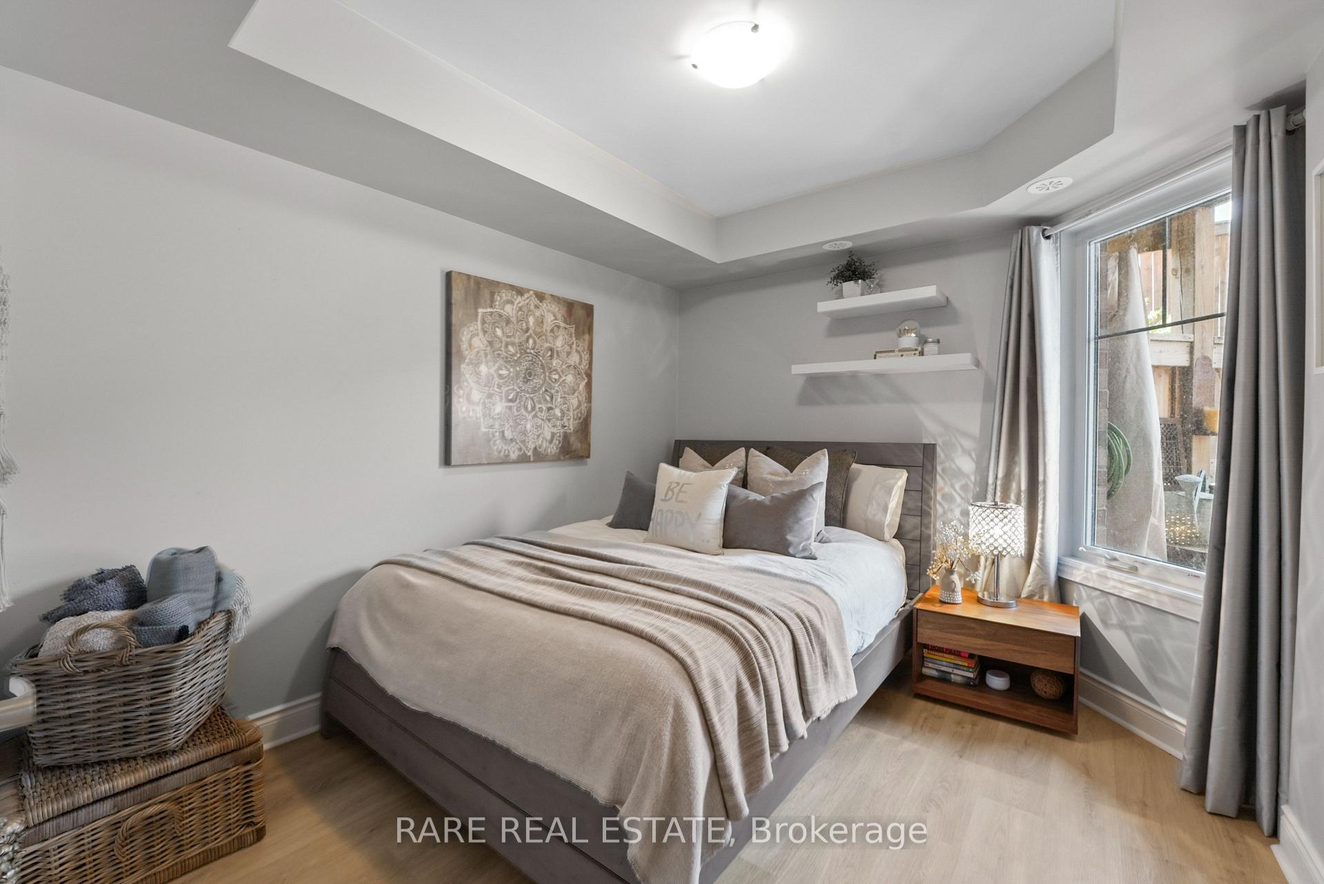2 Bedrooms Condo at 2420 Baronwood, Oakville For sale