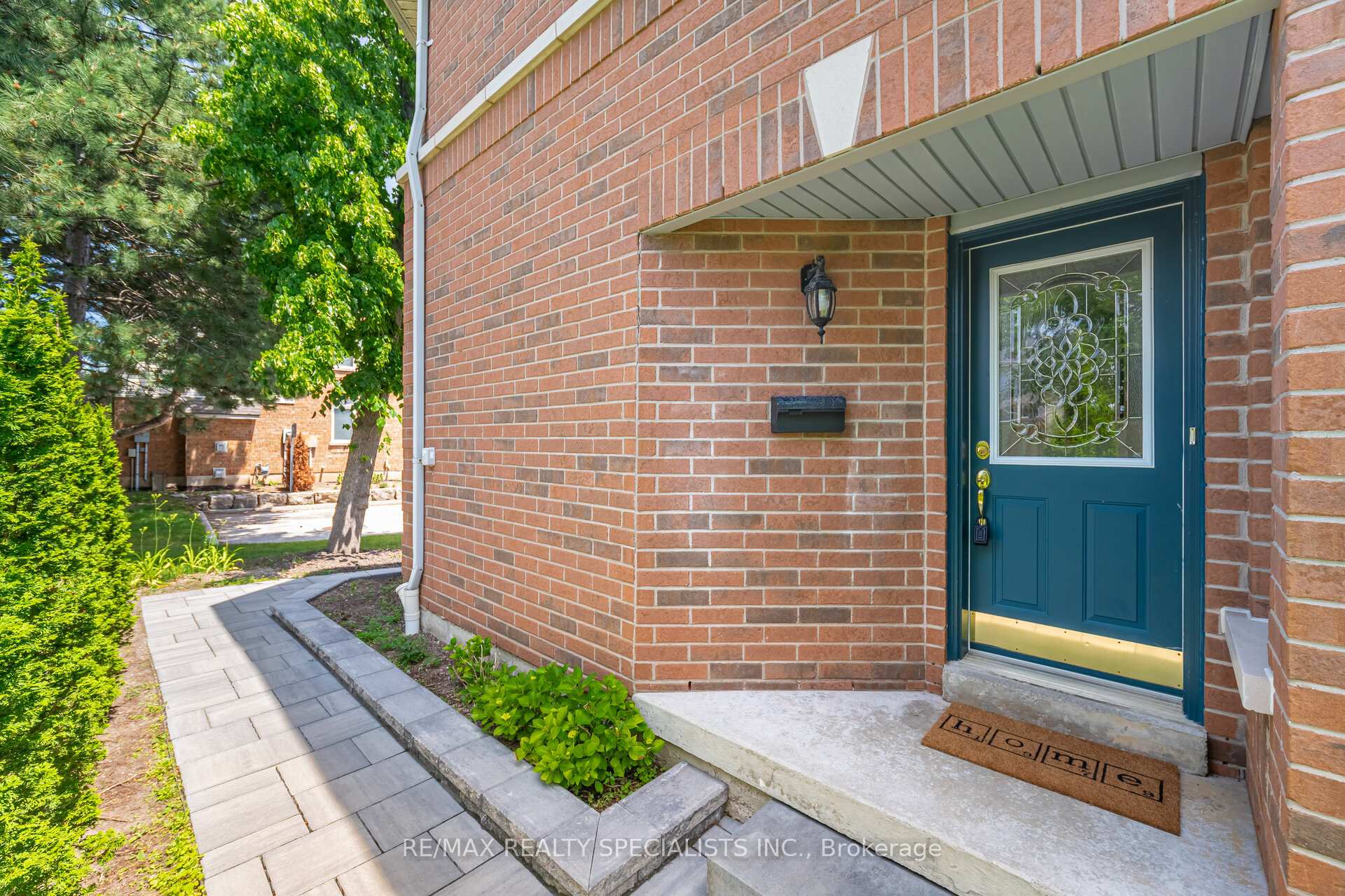 4 Bedrooms Condo at 5230 Glen Erin, Mississauga For sale