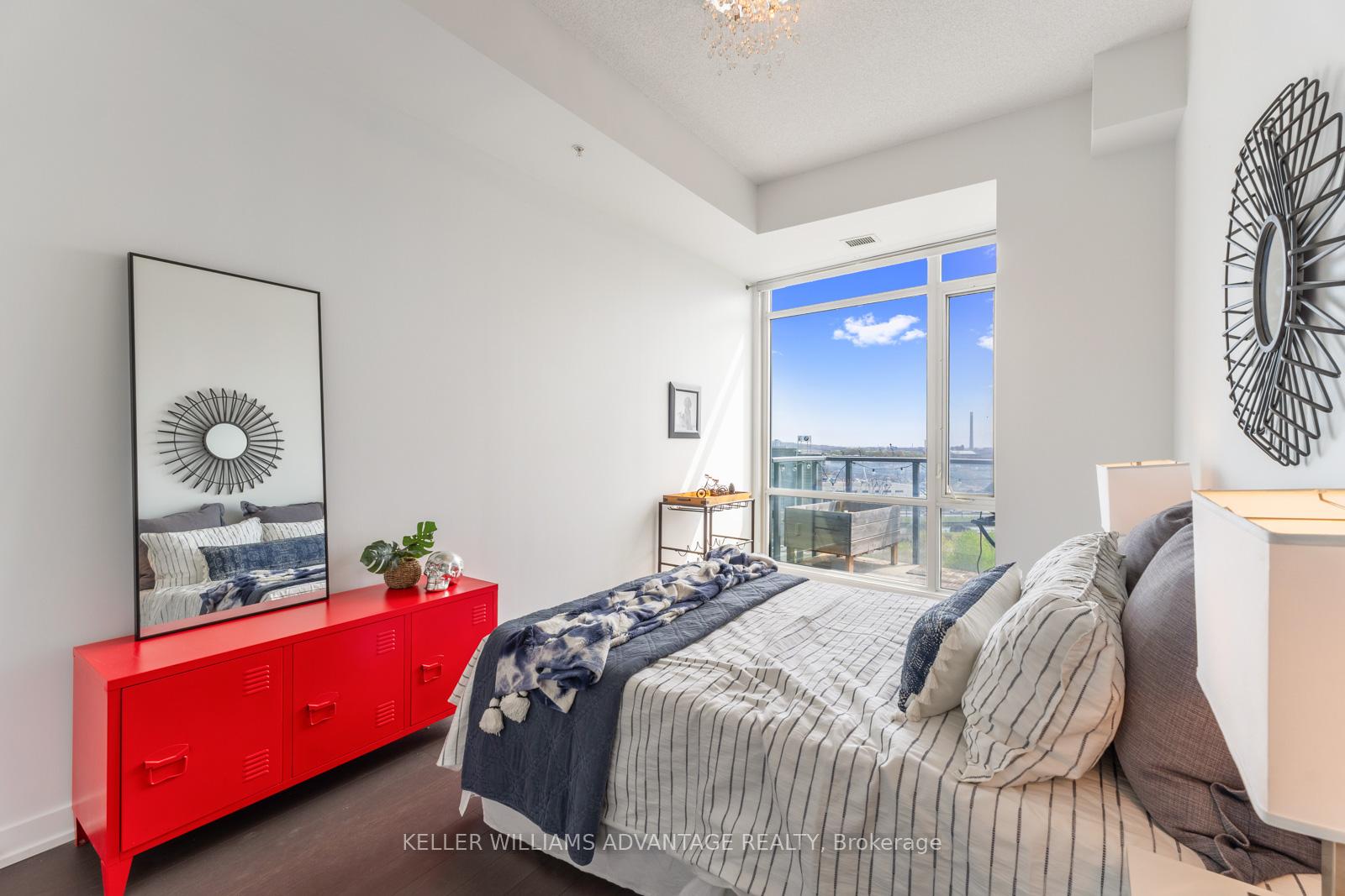 2 Bedrooms Condo at 120 Bayview, Toronto For sale