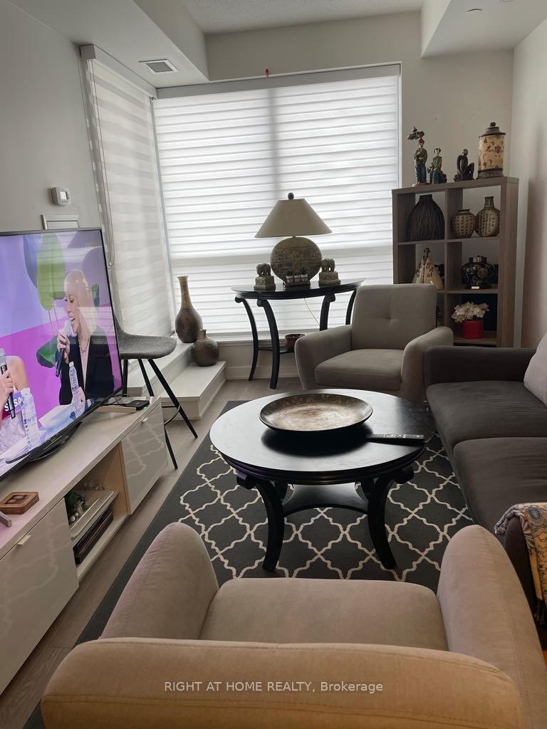 2 Bedrooms Condo at 5220 Dundas,  Burlington For sale