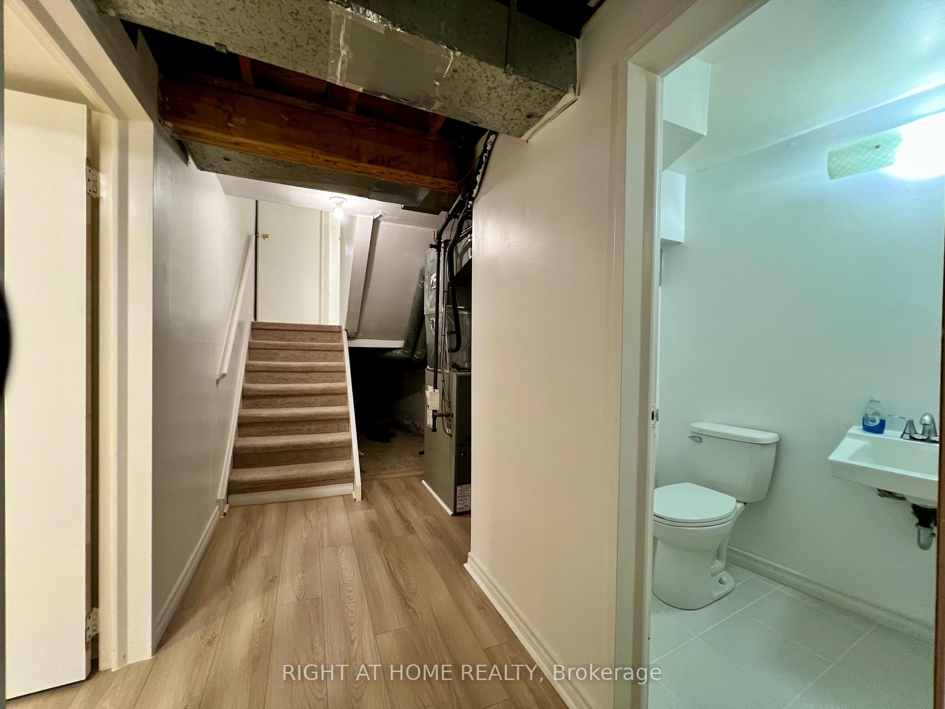 4 Bedrooms Condo at 286 Sprucewood, Toronto For sale