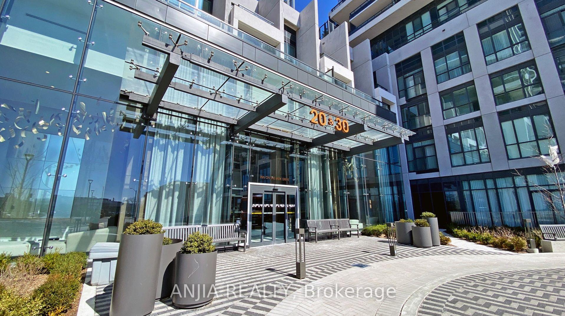 2 Bedrooms Condo at 30 Inn On The Park, Toronto For sale