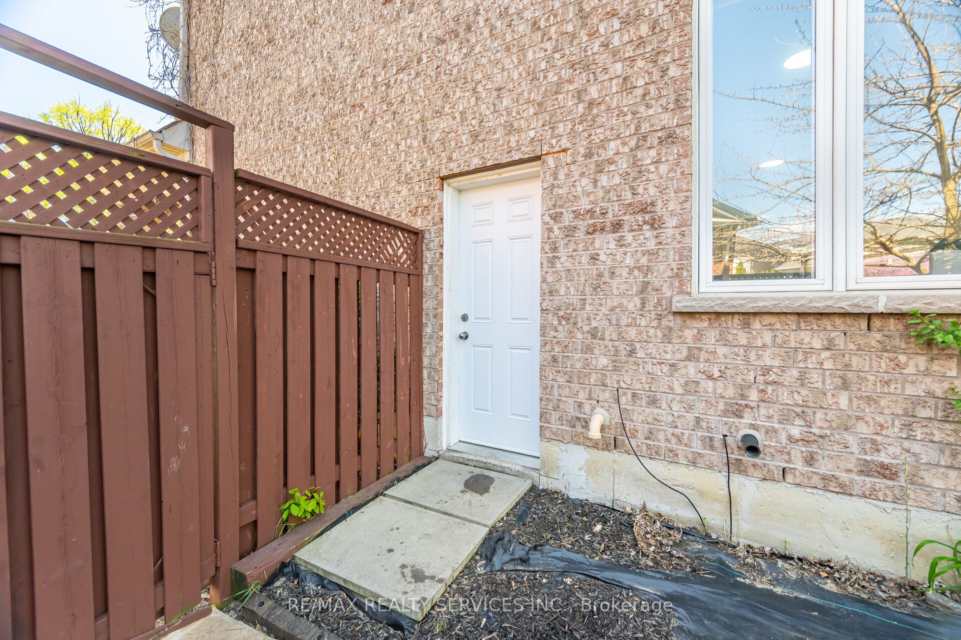 69 Harbourtown Crescent