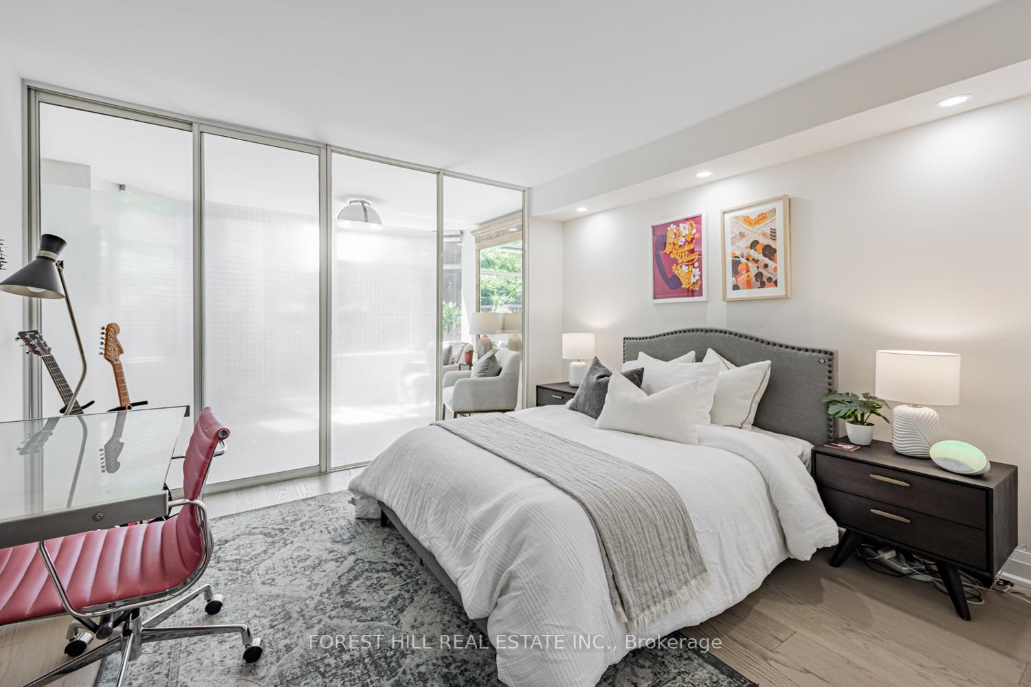 3 Bedrooms Condo at 900 Yonge, Toronto For sale