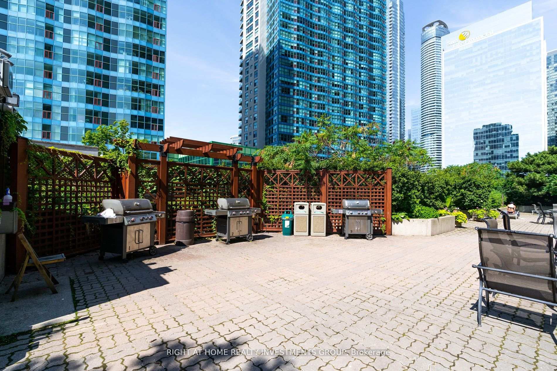 3 Bedrooms Condo at 65 Harbour,  Toronto For sale