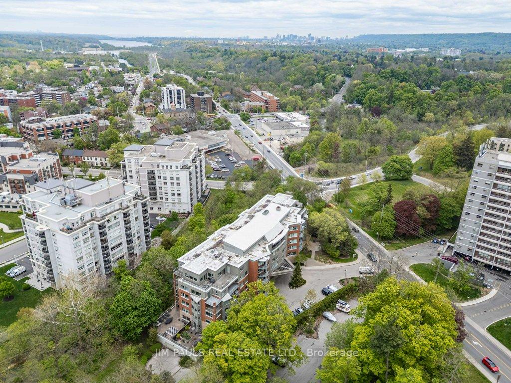 2 Bedrooms Condo at 77 Governors, Hamilton For sale