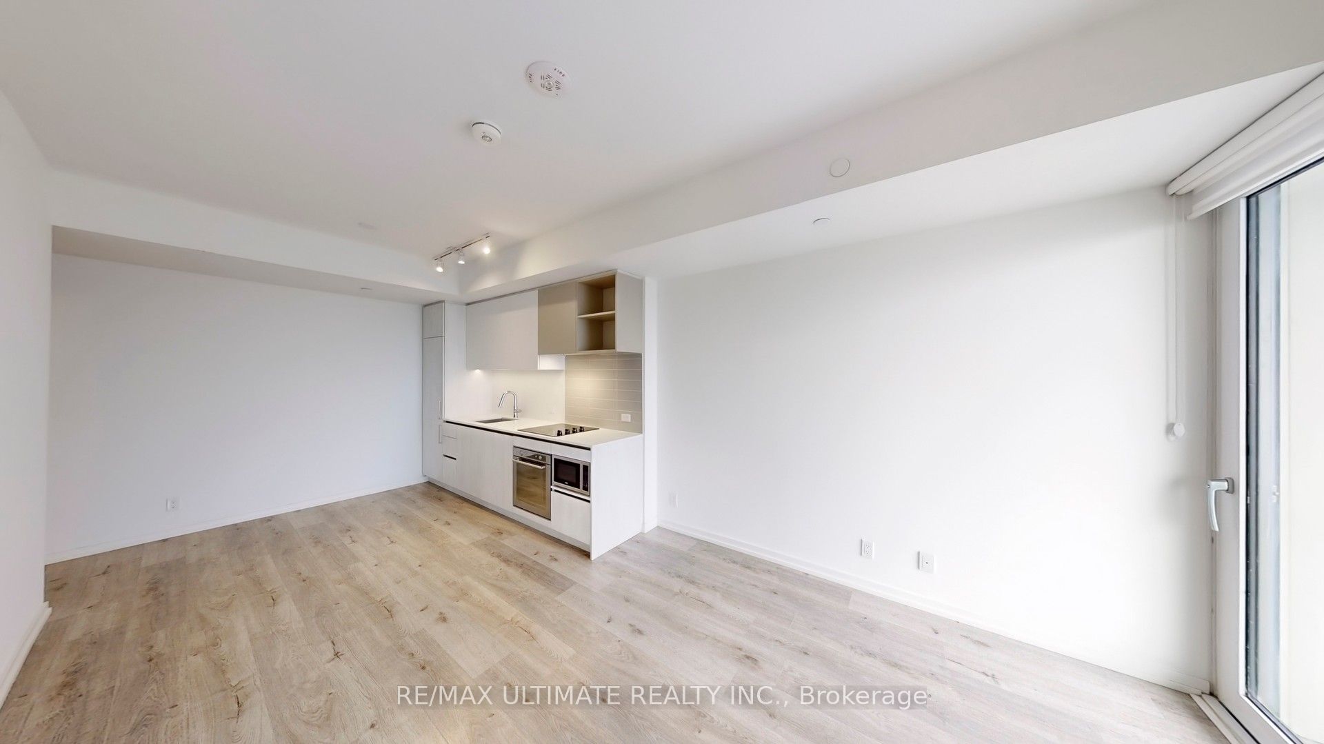 1000 Portage Parkway, #3701
