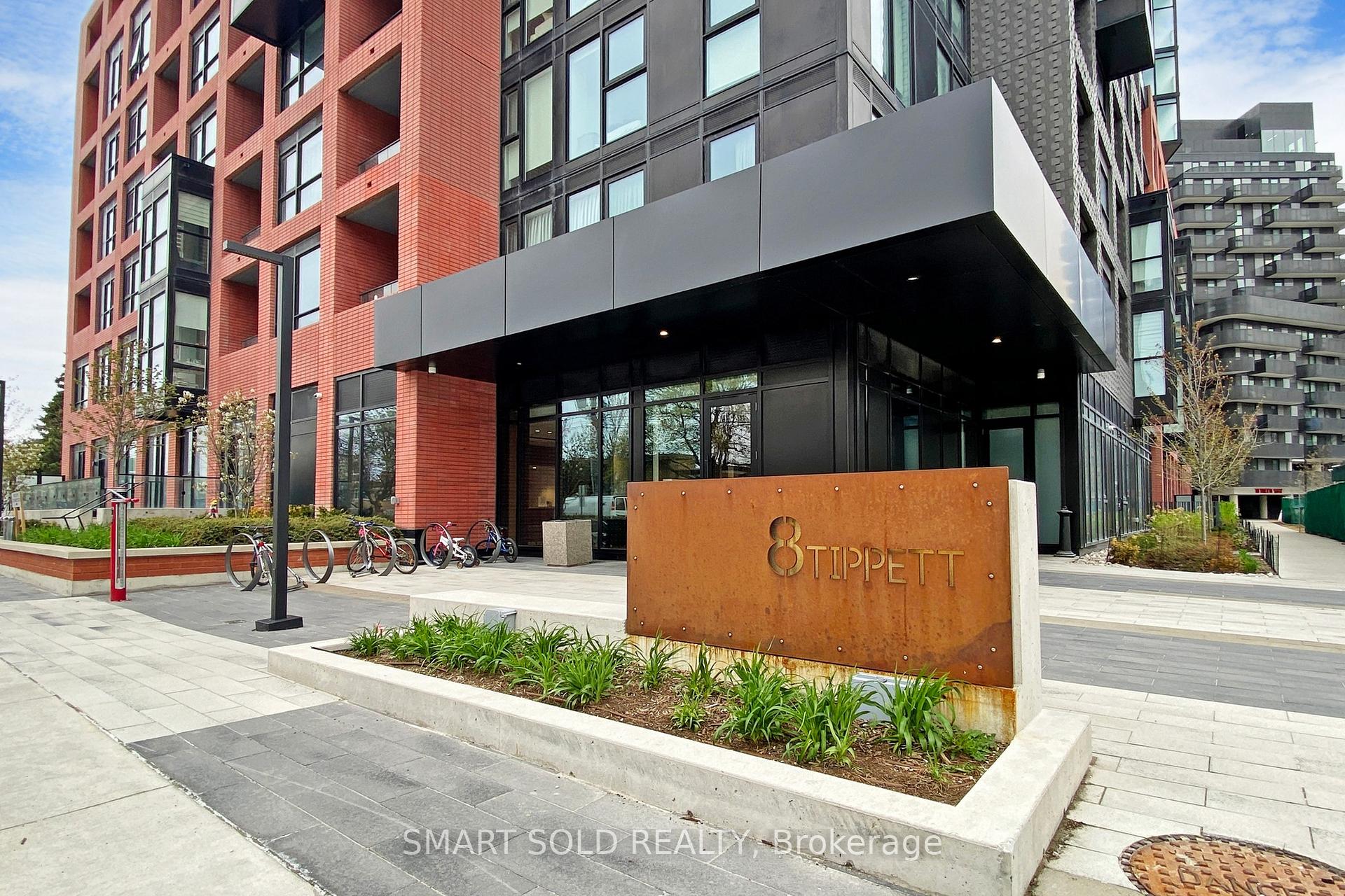 3 Bedrooms Condo at 8 Tippett, Toronto For sale
