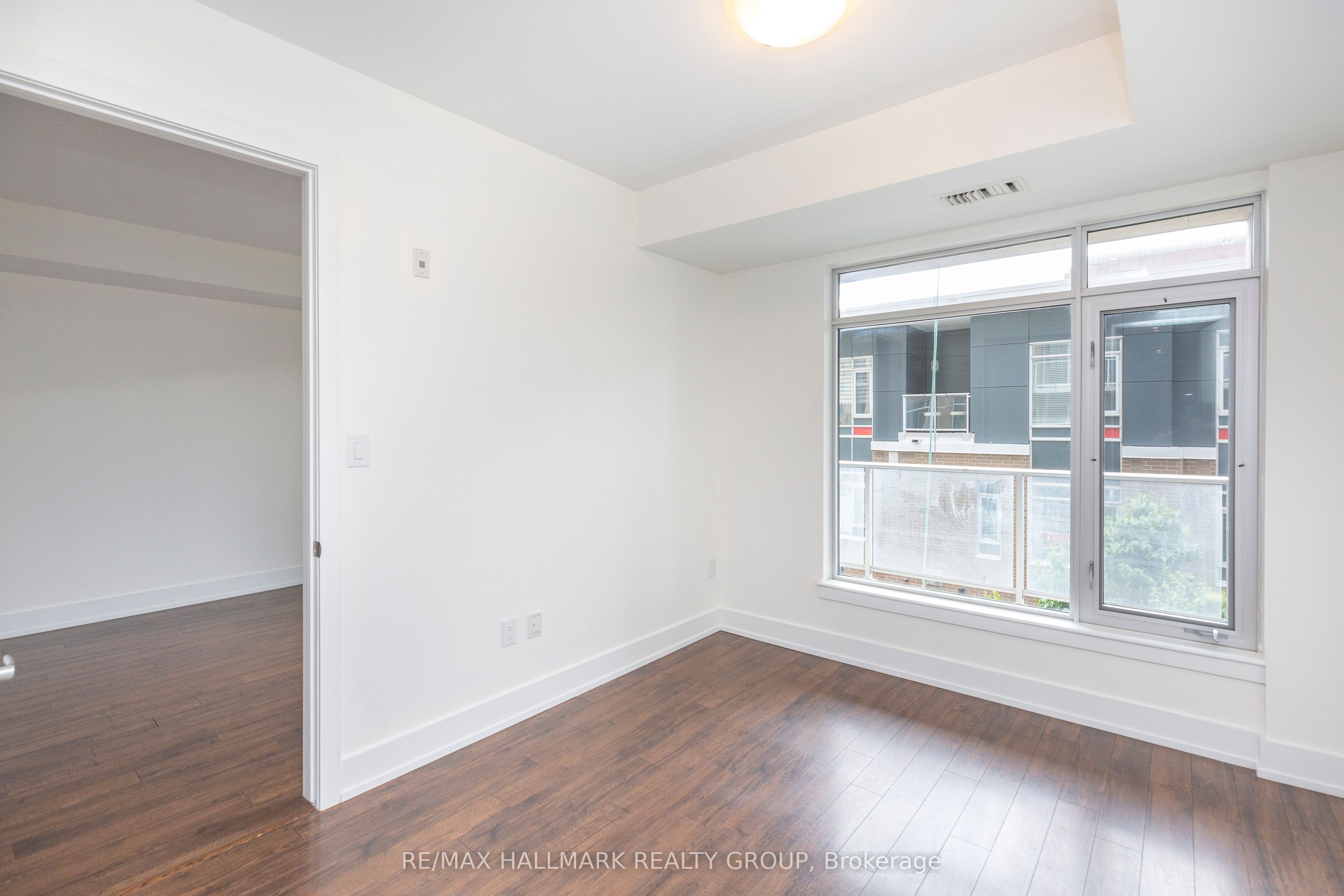 100 Champagne Avenue S #403, Dows Lake - Civic Hospital and Area 4503 - West Centre Town