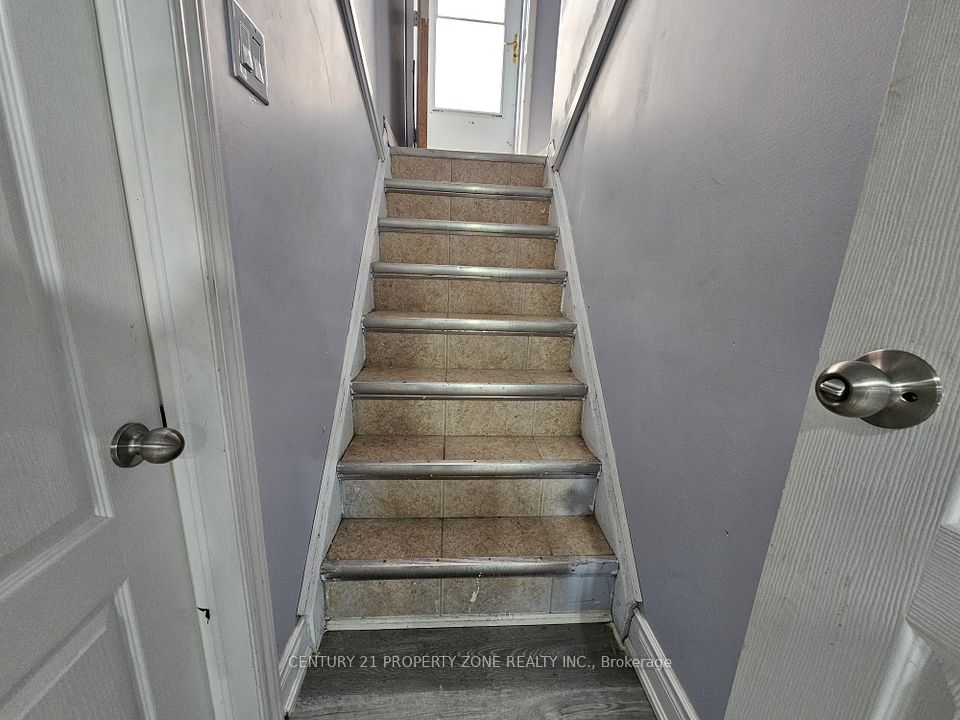 481 Glover RD Road, Hamilton, ON L8E 5C6