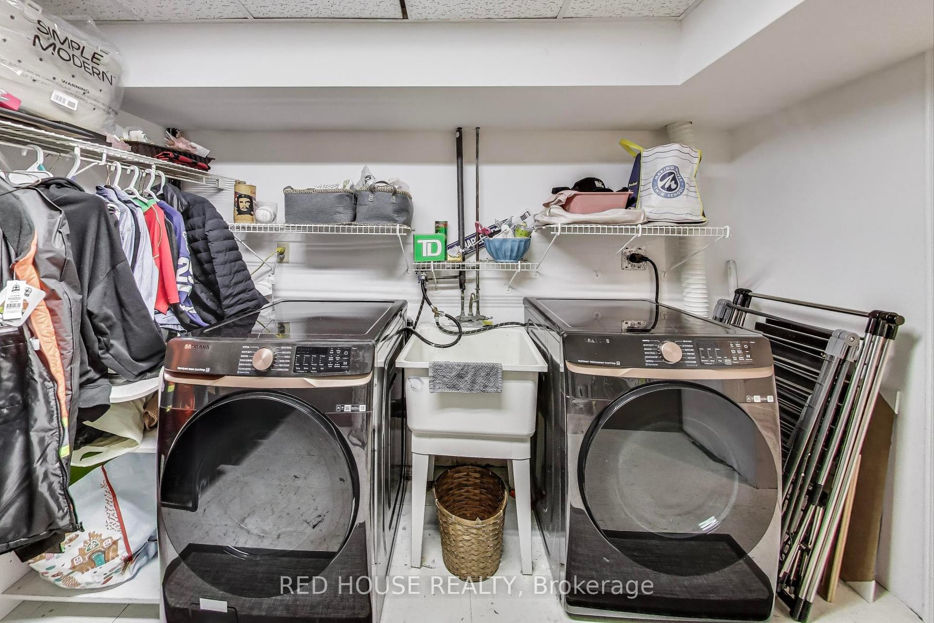 4 Bedrooms Condo at 3510 South Millway, Mississauga For sale