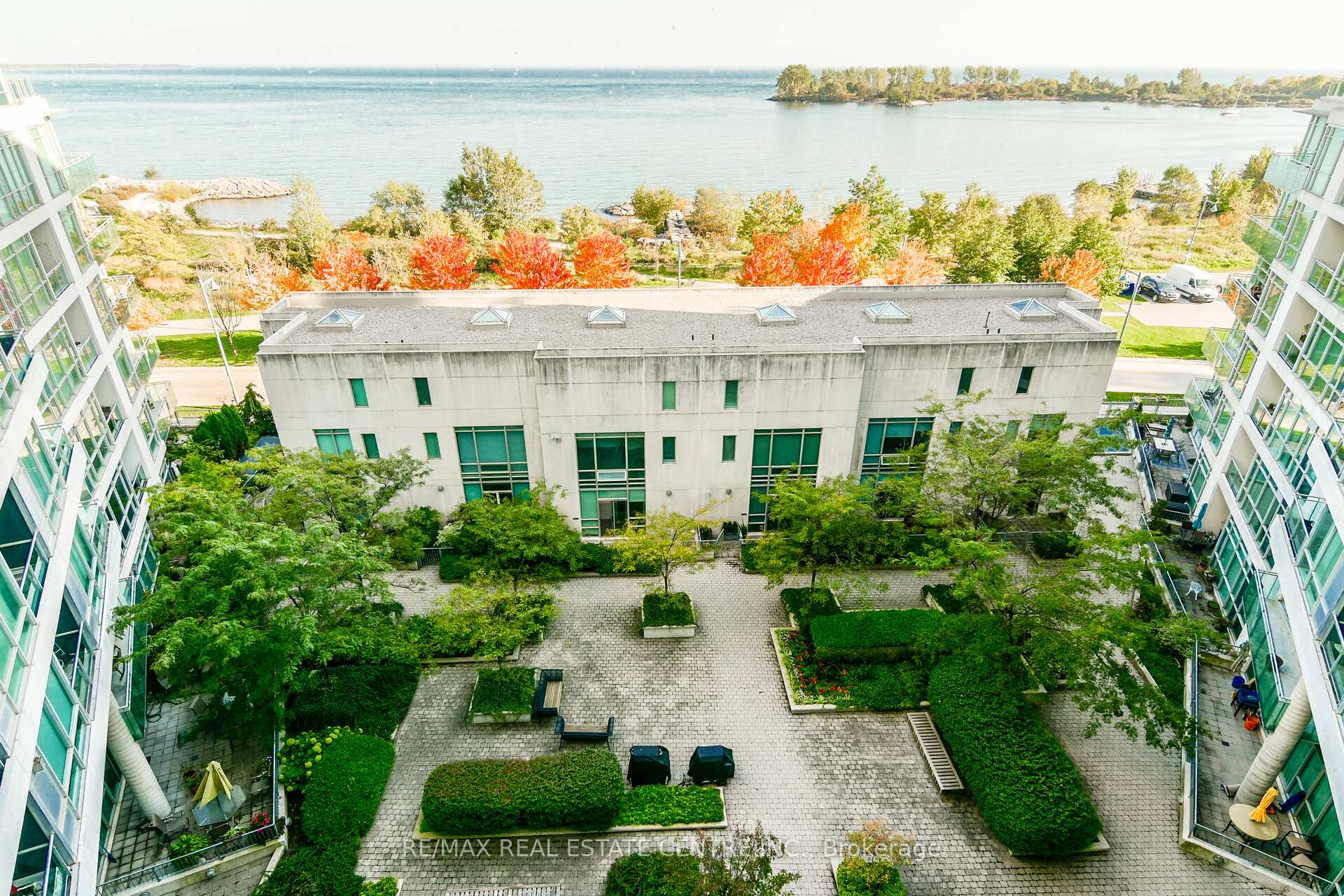 2 Bedrooms Condo at 5 Marine Parade,  Toronto For sale