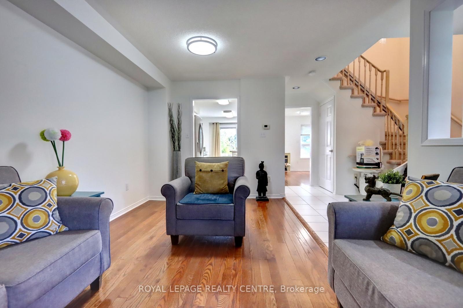 3 Bedrooms Condo at 5230 Glen Erin, Mississauga For sale