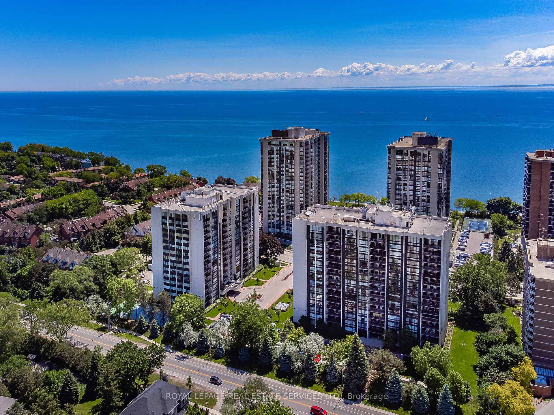 2 Bedrooms Condo at 2185 Marine,  Oakville For sale