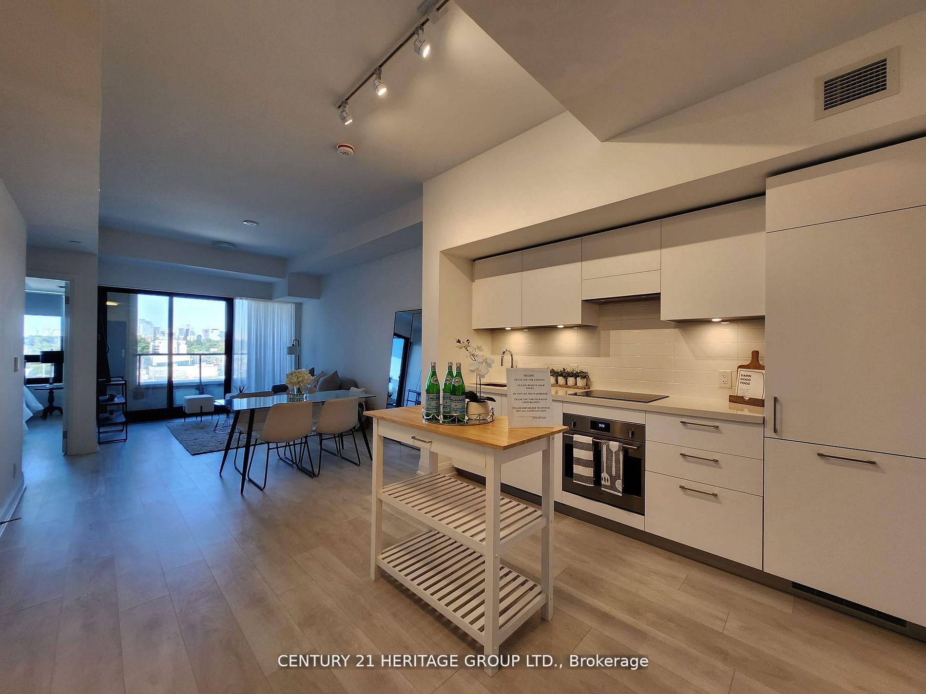 2 Bedrooms Condo at 33 Frederick Todd, Toronto For sale