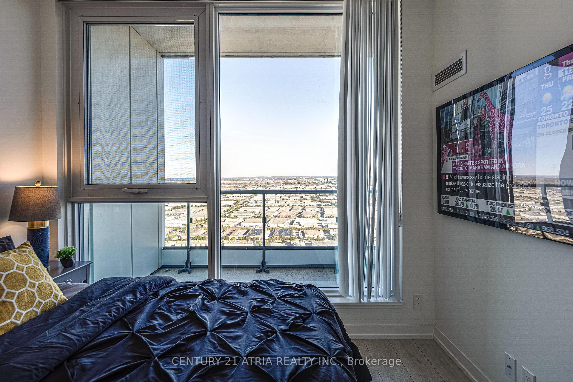 2 Bedrooms Condo at 898 Portage, Vaughan For sale