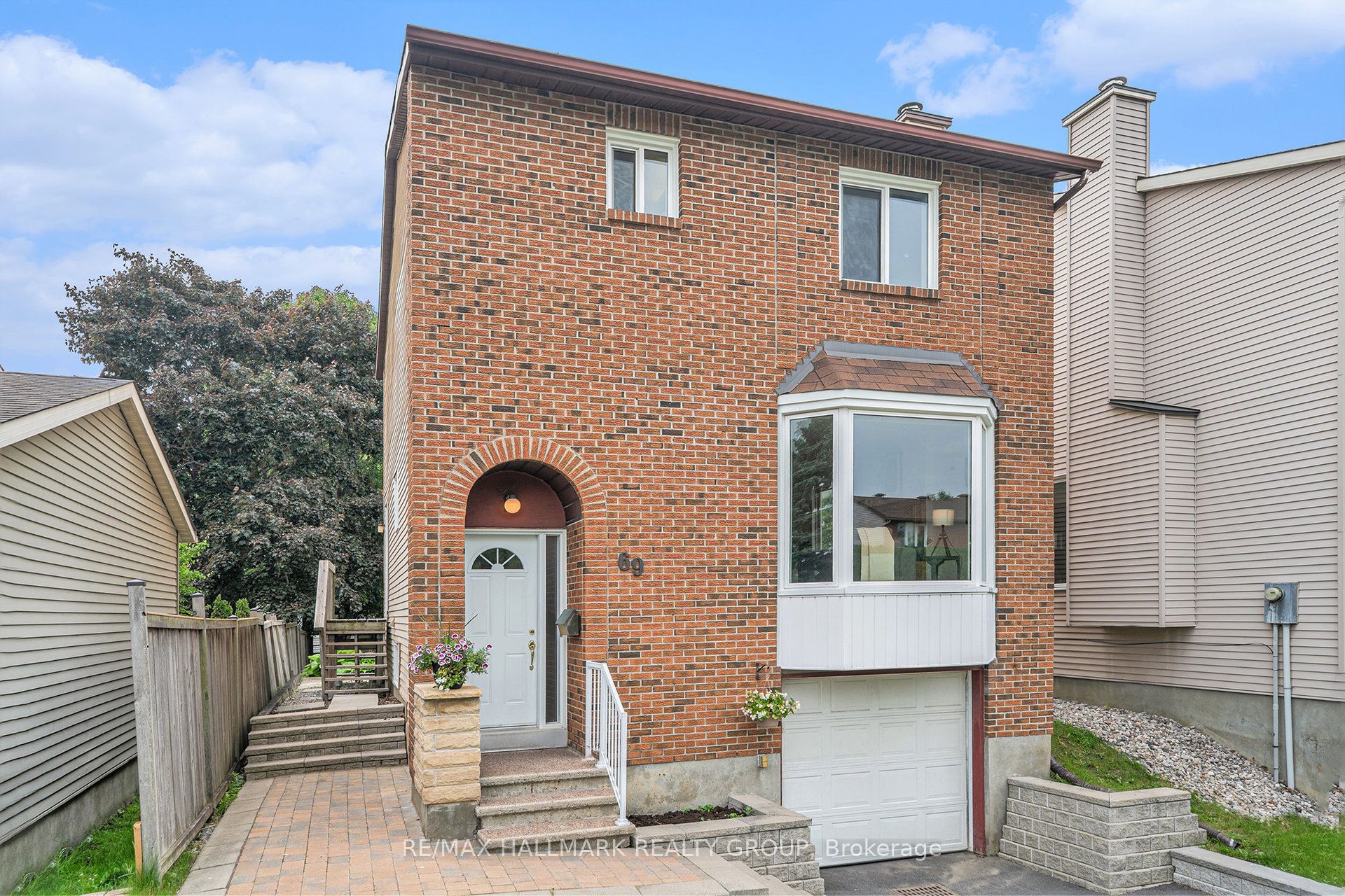 69 Farm Gate Crescent