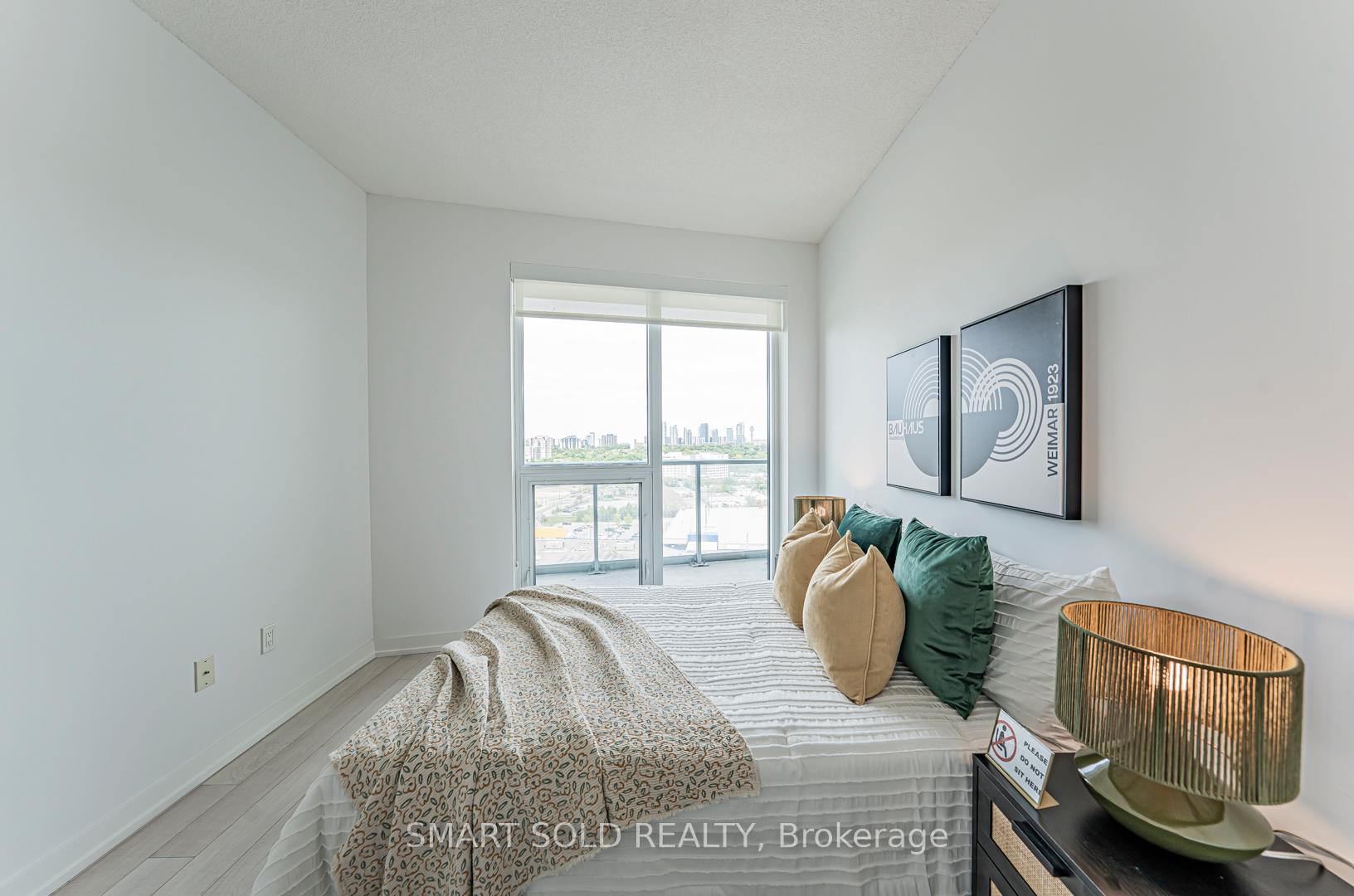 2 Bedrooms Condo at 117 Mcmahon, Toronto For sale