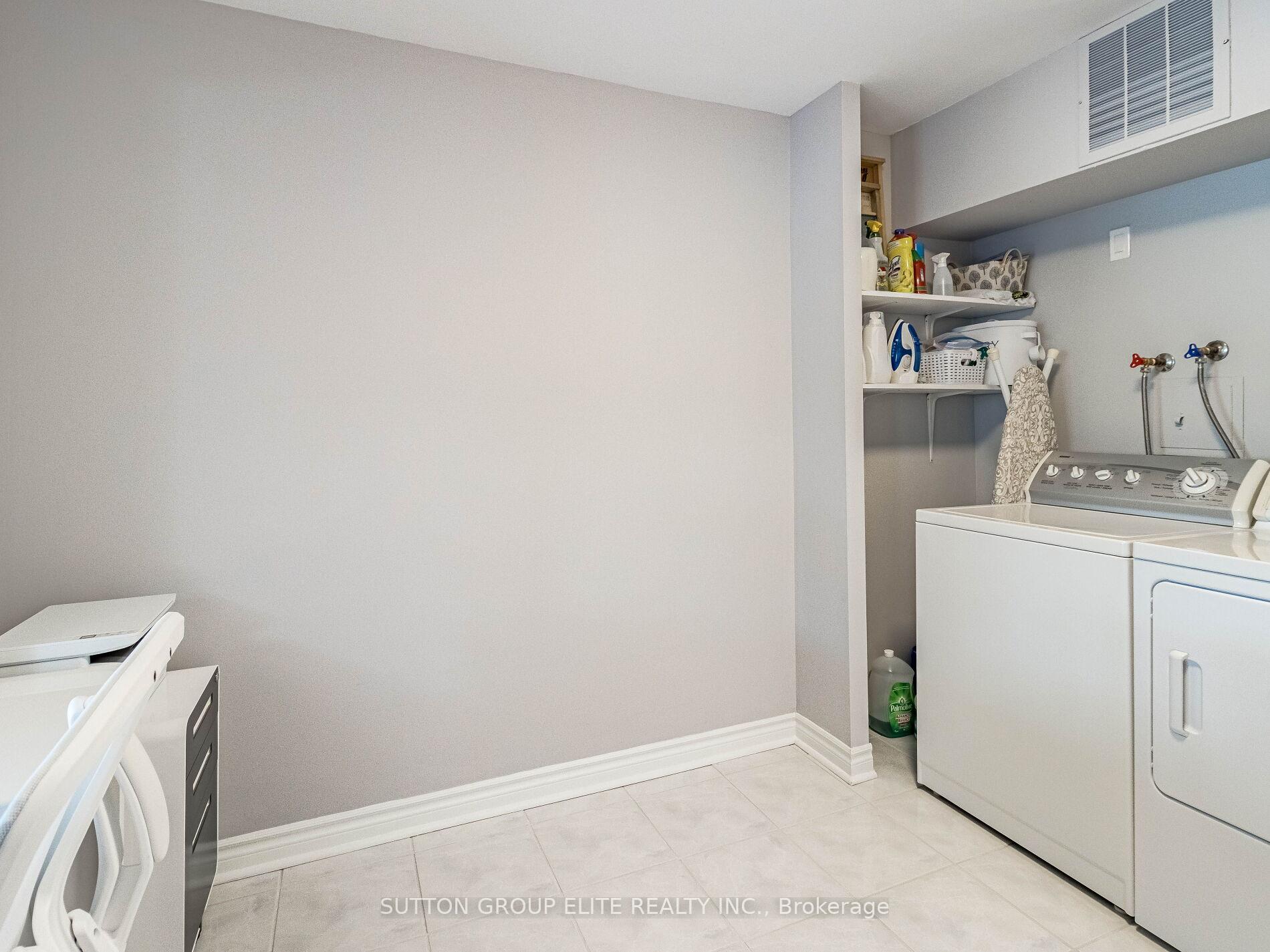 2 Bedrooms Condo at 50 Elm, Mississauga For sale