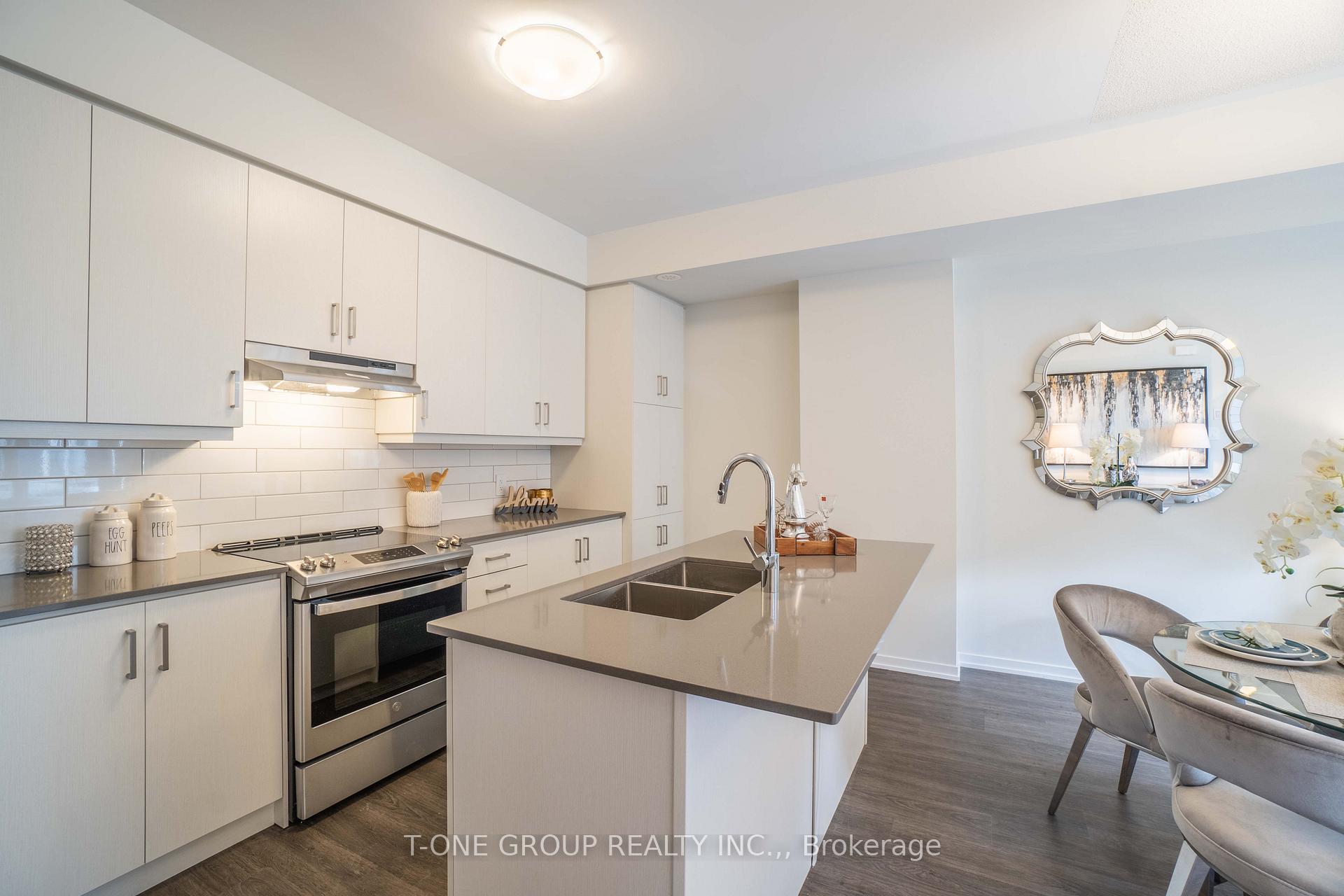 3 Bedrooms Condo at 10 Almond Blossom, Vaughan For sale