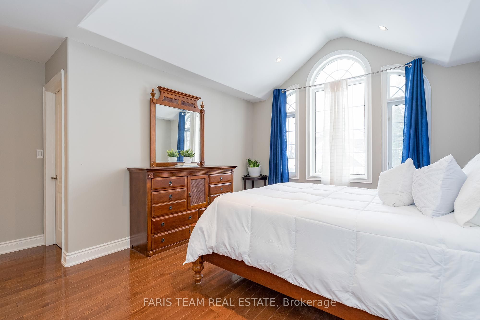 8 Elm Drive, Wasaga Beach Wasaga Beach