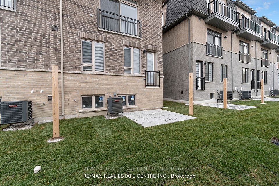 https://trreb-image.ampre.ca/yBAQCx5cvCEBhVl3TYPx8JdSS0E4JpDz05PB3AyaYgU/rs:fit:960:960/wm:.5:so:0:50:.4/wmsh:10/wmt:PHNwYW4gZm9yZWdyb3VuZD0nd2hpdGUnIGZvbnQ9JzY4Jz5SRS9NQVggUkVBTCBFU1RBVEUgQ0VOVFJFIElOQy4sIEJyb2tlcmFnZTwvc3Bhbj4/L3RycmViL2xpc3RpbmdzLzQwLzgwLzQ0LzQ3L3AvNzVjMWY0MGMtYjFjYS00NDg3LWE2NjItZWVhMWMwOTZlZmFmLmpwZw.jpg