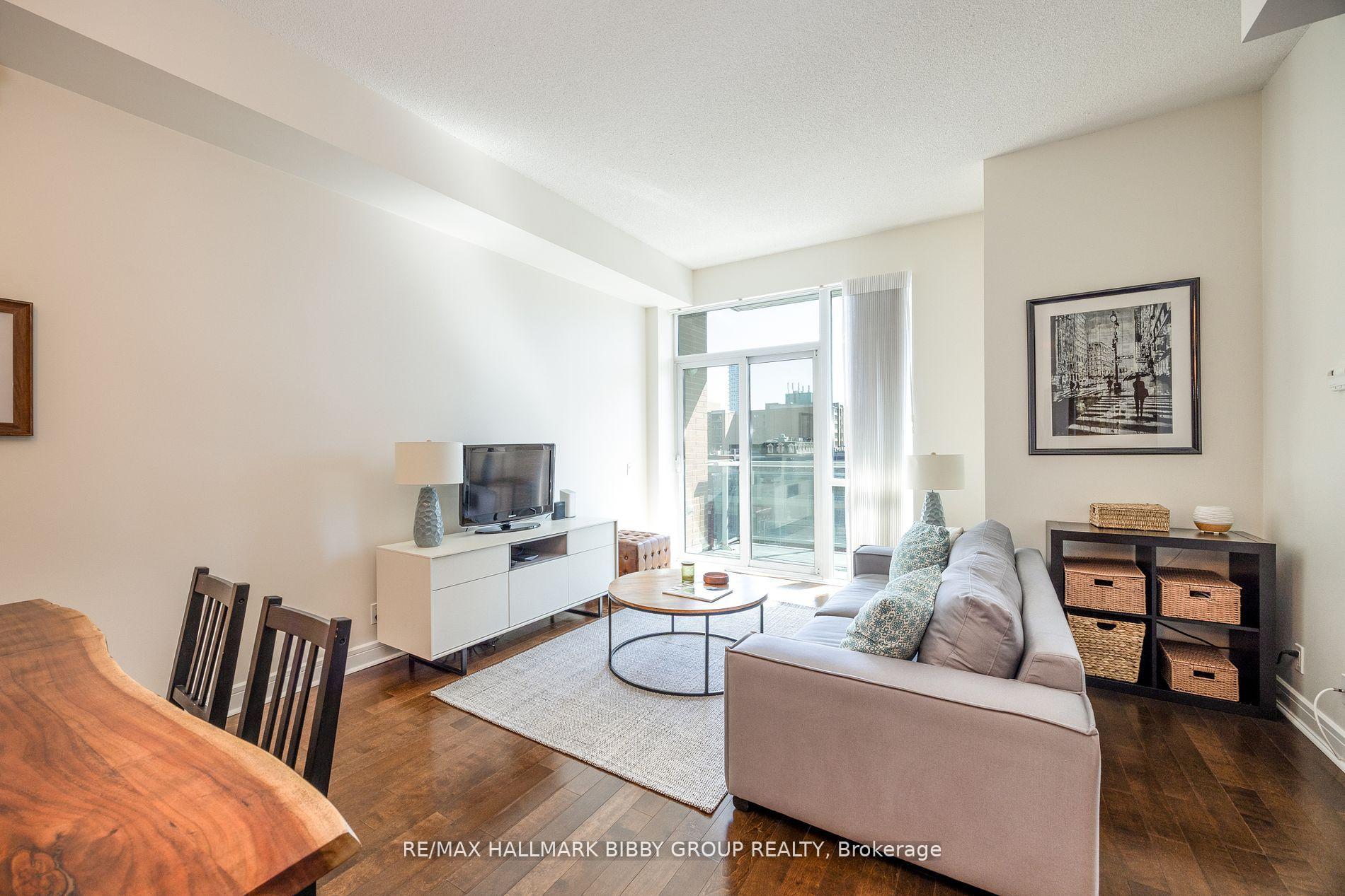 3 Bedrooms Condo at 112 George, Toronto For sale