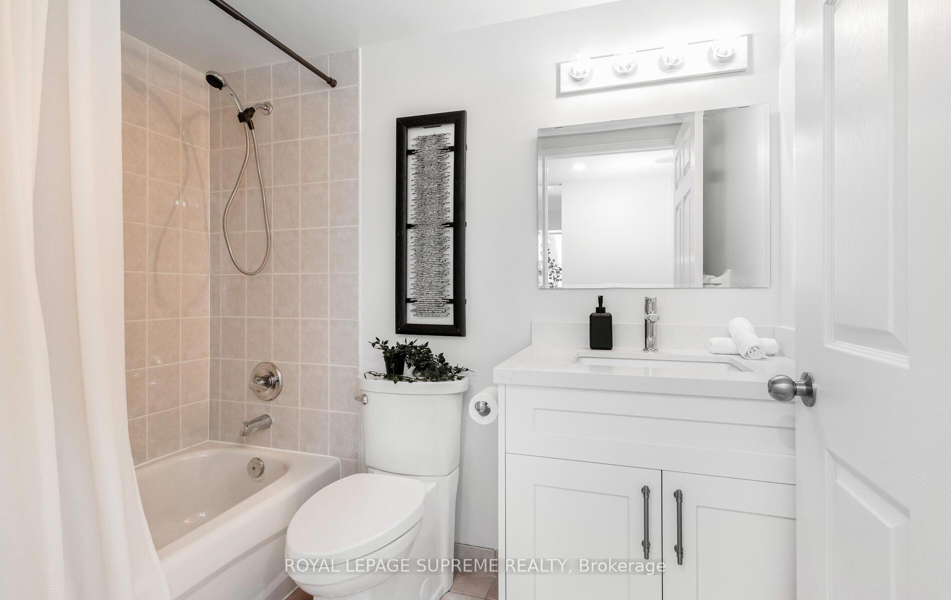 2 Bedrooms Condo at 35 Finch, Toronto For sale