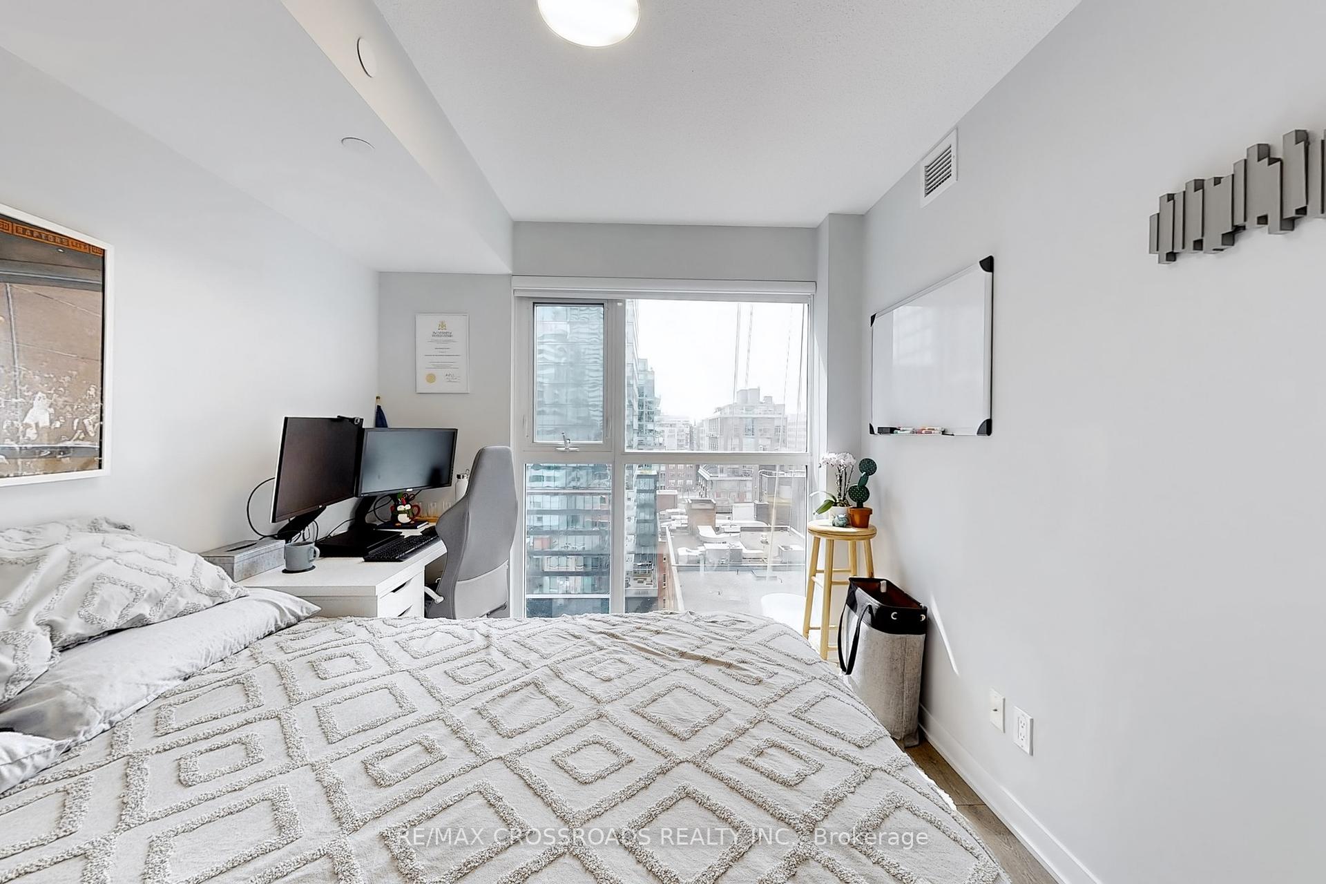 1 Bedroom Condo at 87 Peter, Toronto For sale