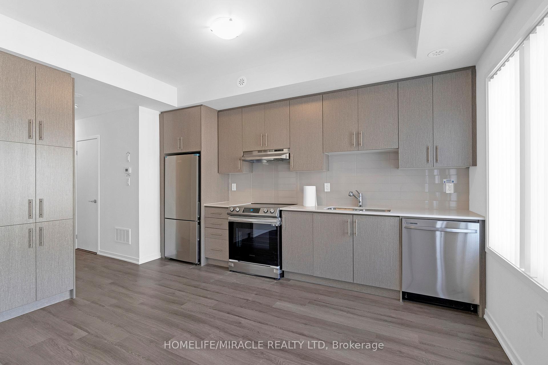 2 Bedrooms Condo at 5 William Jackson, Toronto For sale