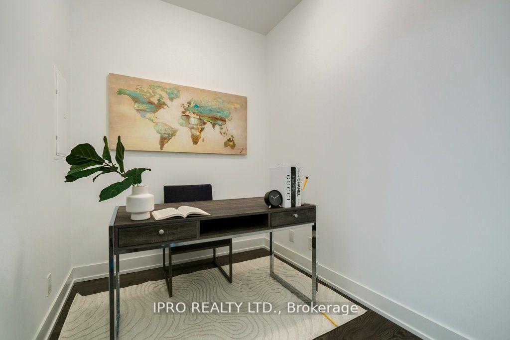 2 Bedrooms Condo at 11 Lillian, Toronto For sale