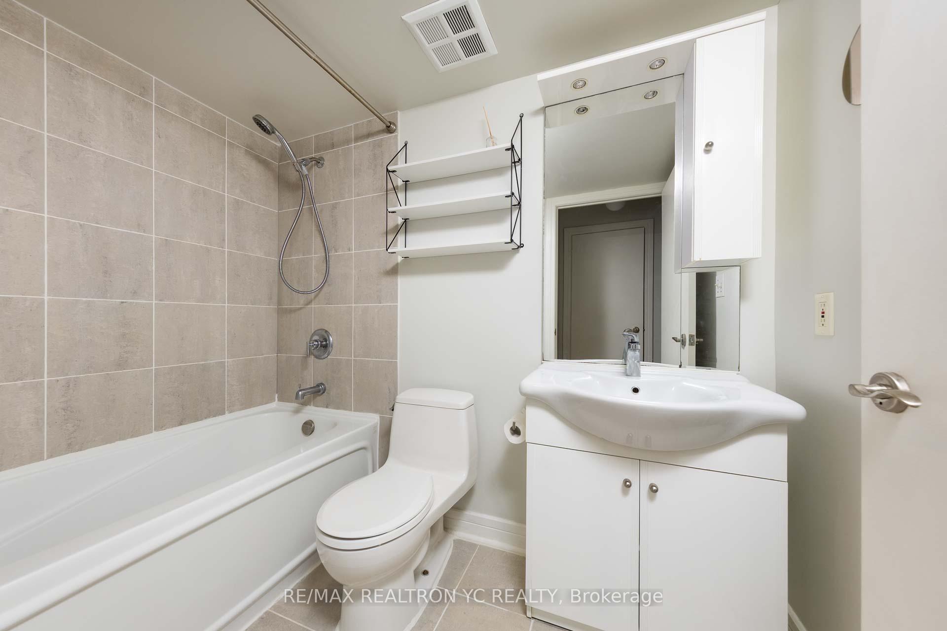 1 Bedroom Condo at 18 Harrison Garden, Toronto For sale