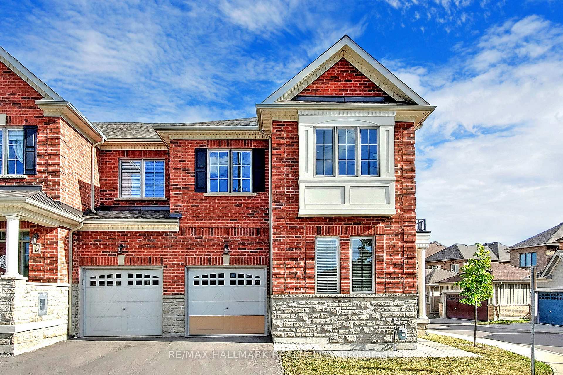 1 Bellflower Lane, Richmond Hill, ON L4E 1E7