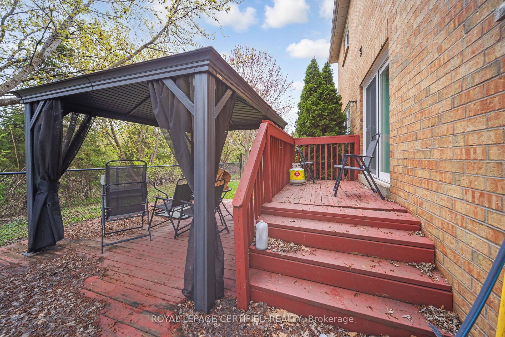 12 Sunnybrook Crescent
