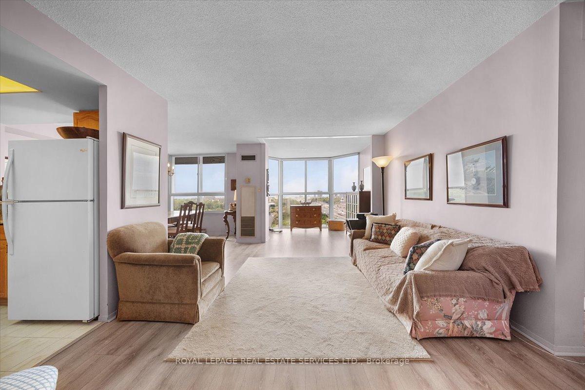 3 Bedrooms Condo at 271 Ridley, Toronto For sale